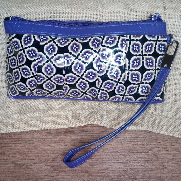 Vera Bradley FRILLS Collection Purple Zip Wristlet Simply Violet Patent Leather - Picture 5 of 9